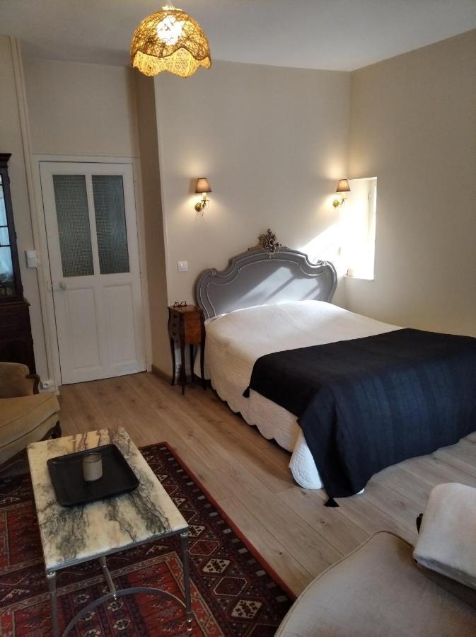 Le Logis De Saint Cyr Aparthotel Issoudun Exterior foto
