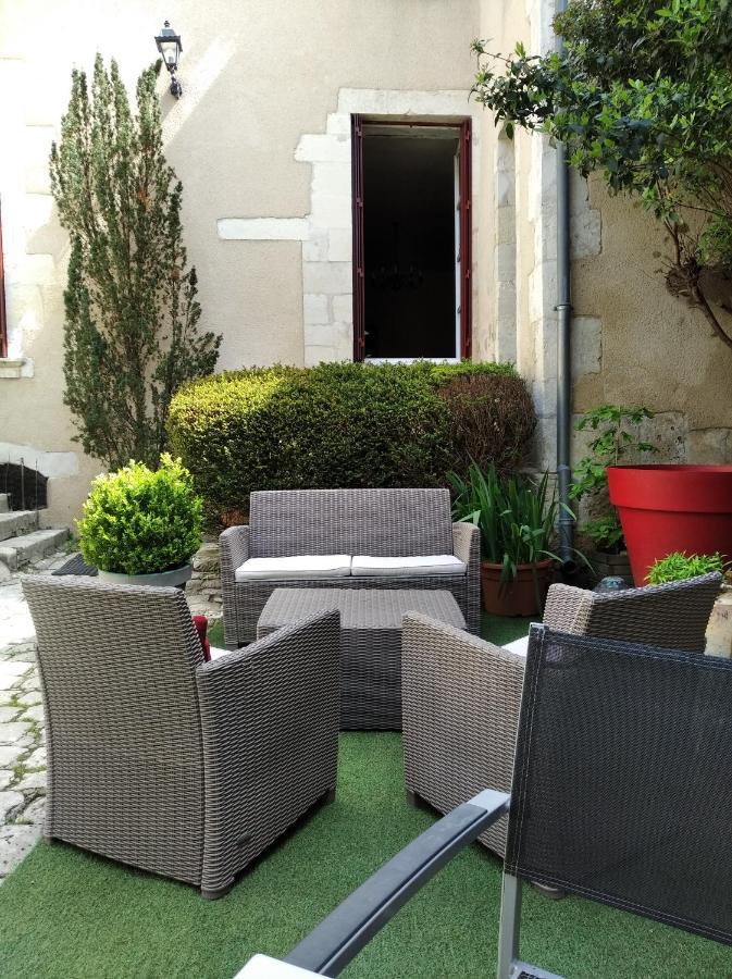Le Logis De Saint Cyr Aparthotel Issoudun Exterior foto