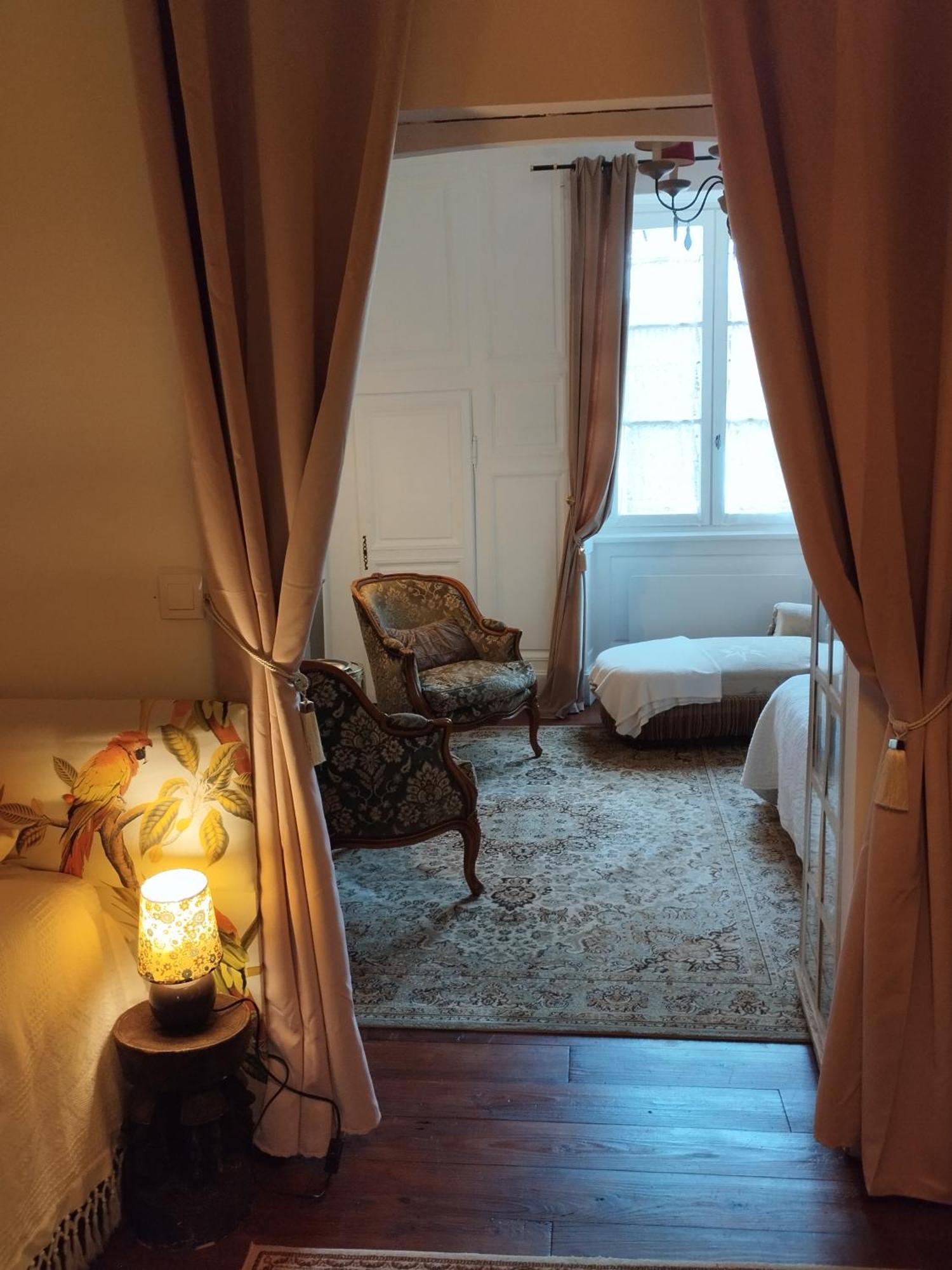 Le Logis De Saint Cyr Aparthotel Issoudun Exterior foto