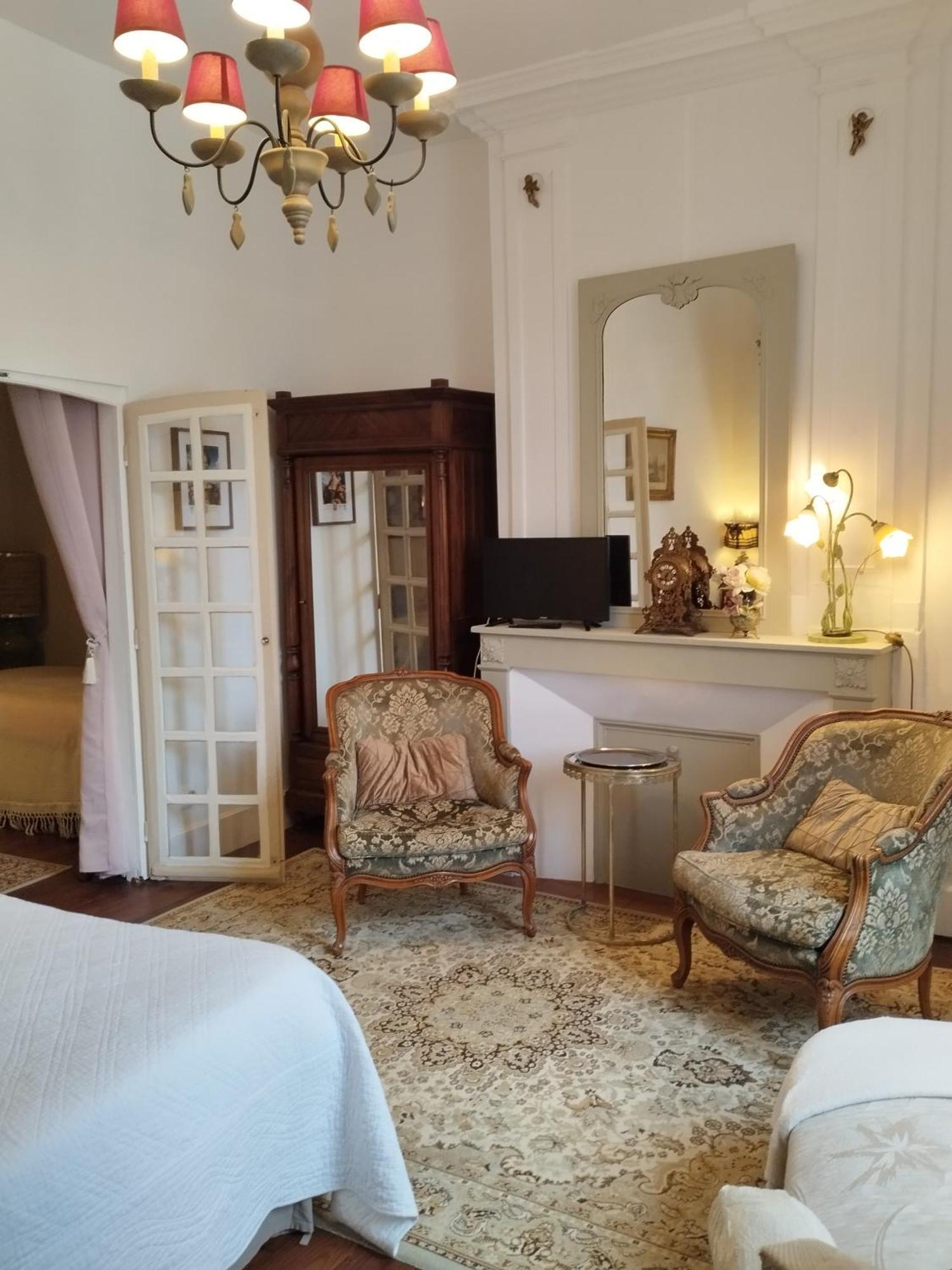 Le Logis De Saint Cyr Aparthotel Issoudun Exterior foto